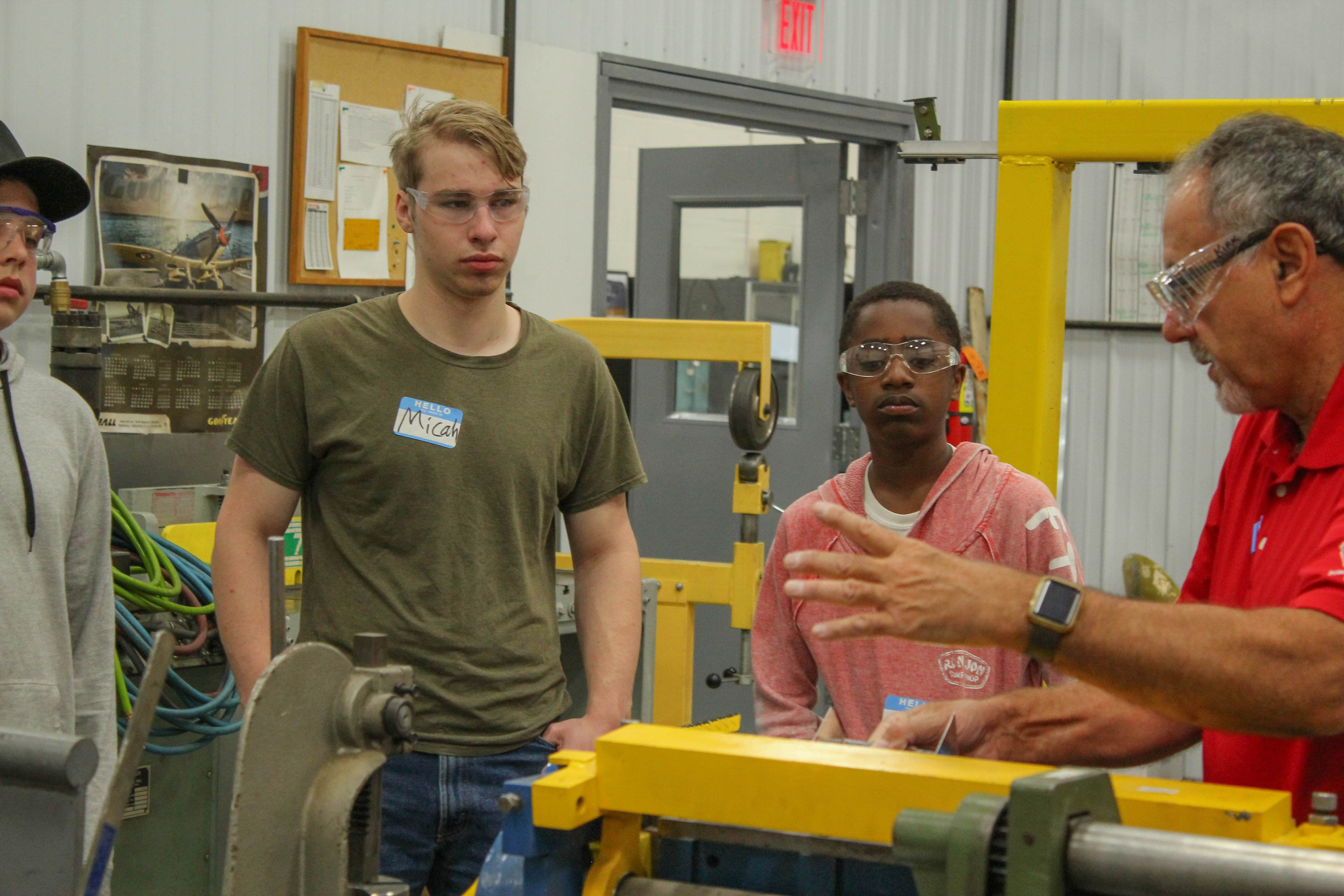 Campers canoeing at Pine Ridge